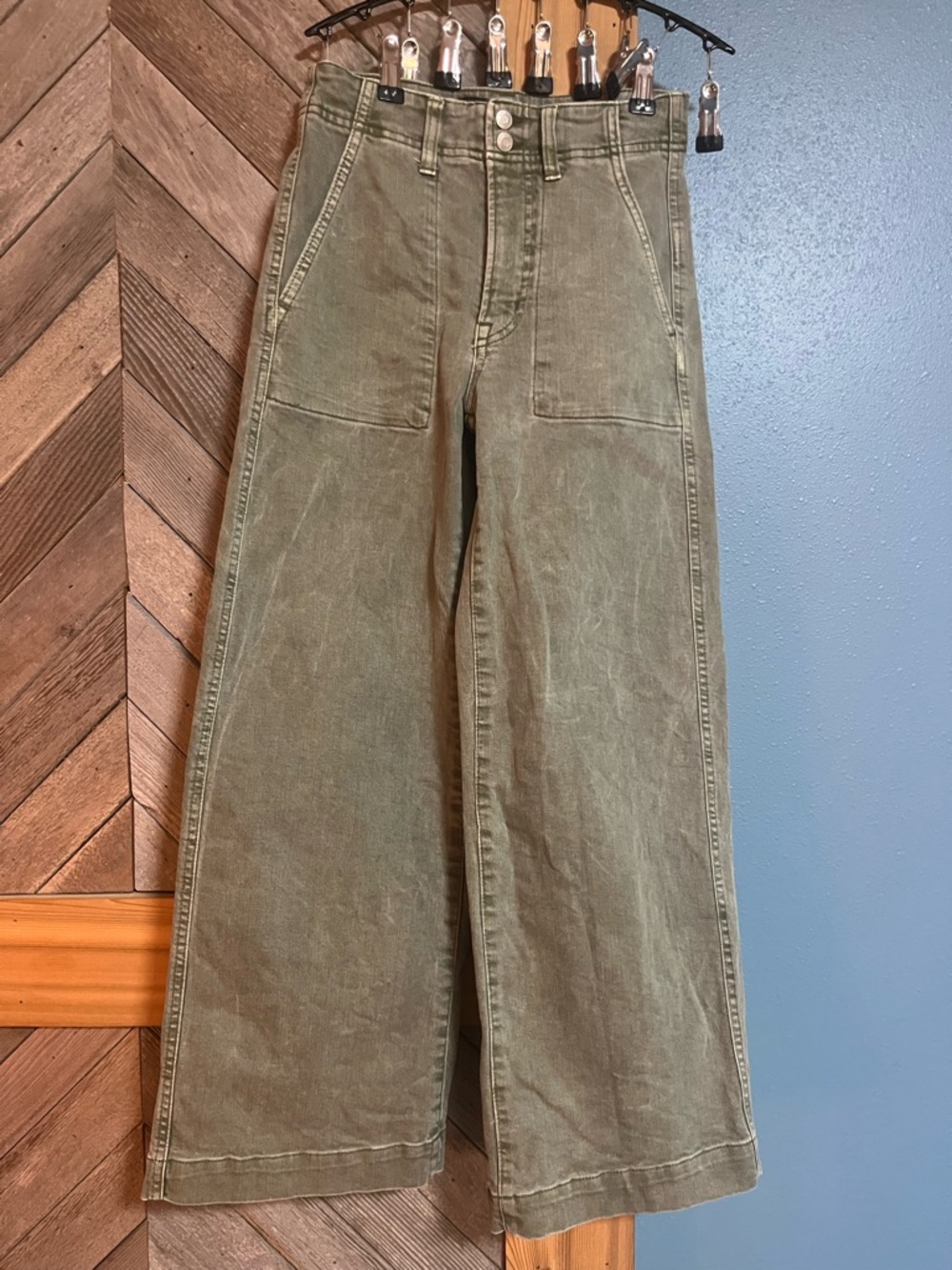 GAP faded Olive Green High-Rise Wide-Leg Crop Jeans